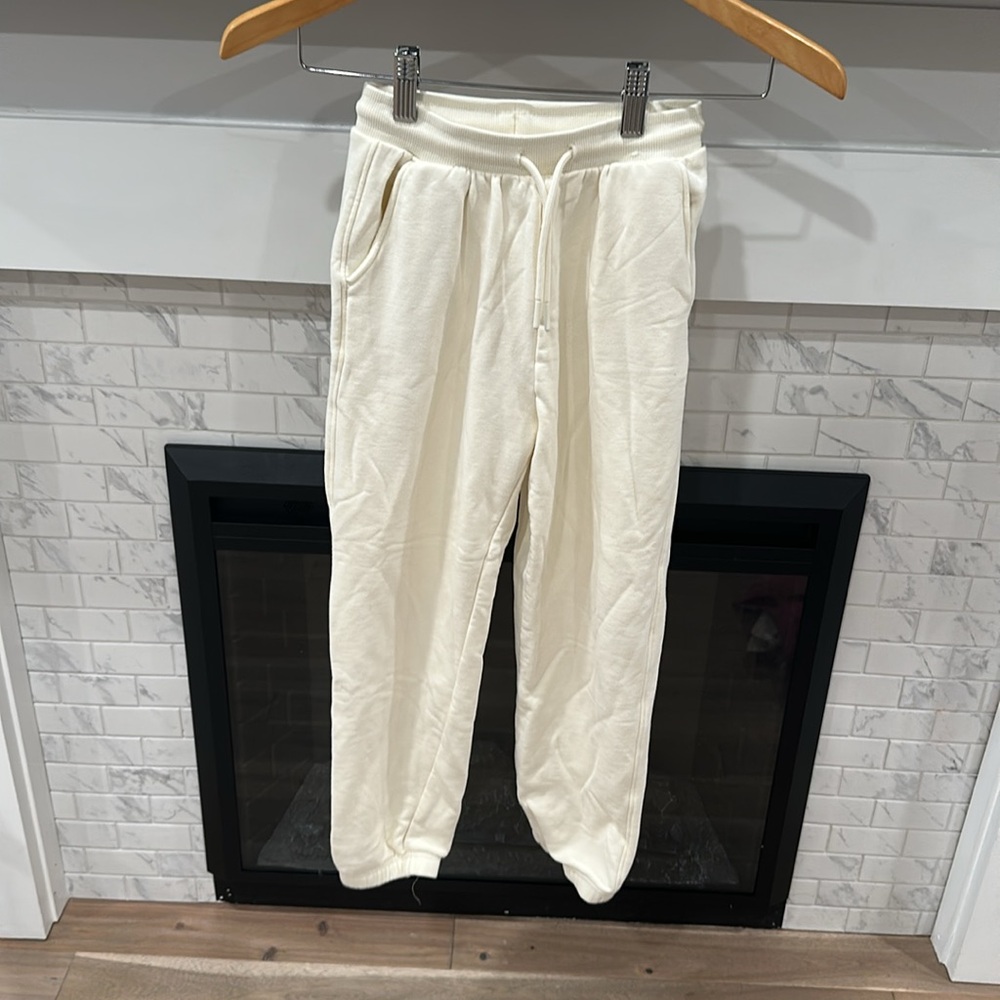 Girls Topten Kids Cream sweat pants 4 for $20